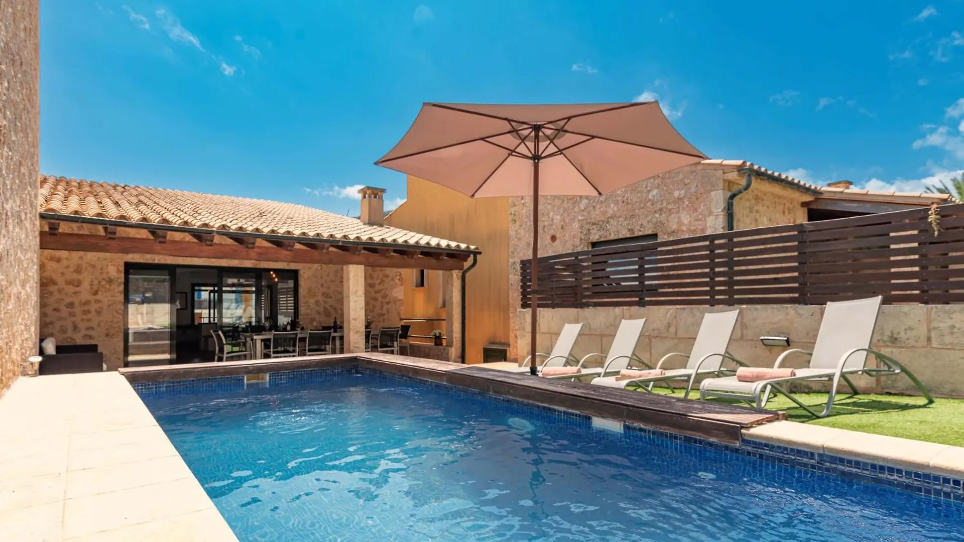 Villa Nogues By Sealand Villas location